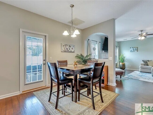 Building Photo - 4 bedroom beautiful home available August 10!!