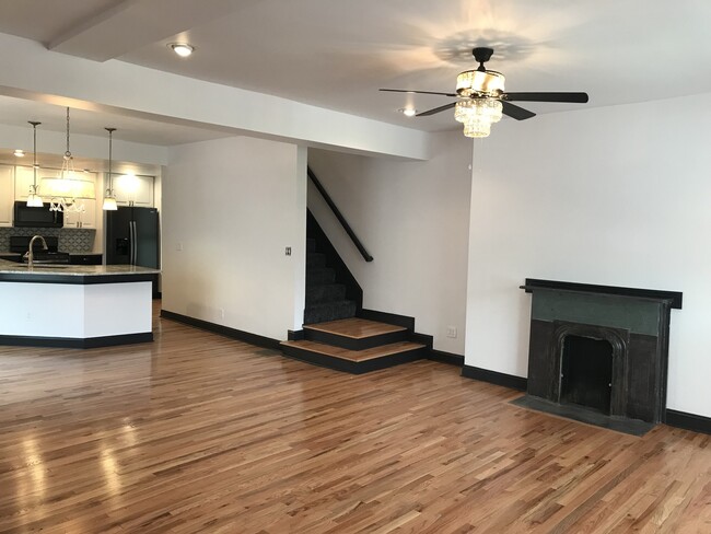 Building Photo - Beautifully renovated home in King-Lincoln