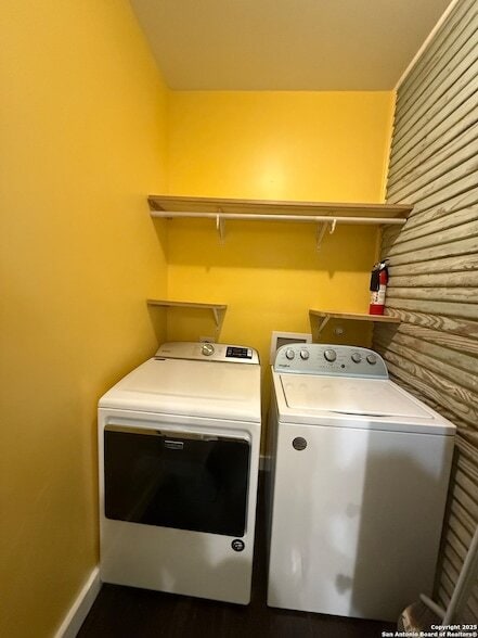 Building Photo - 317 E Myrtle St