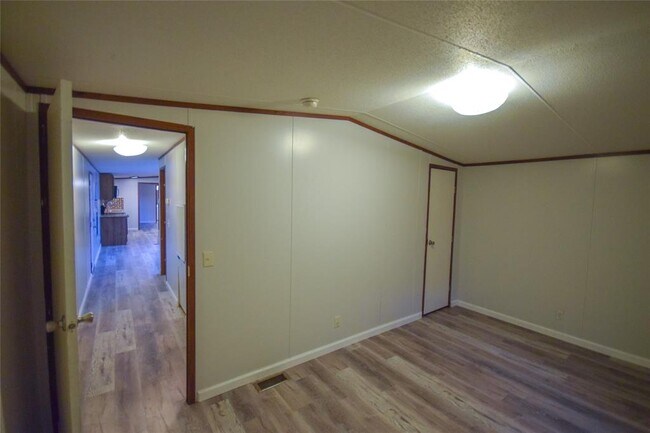 Building Photo - 900 Phillip Ln