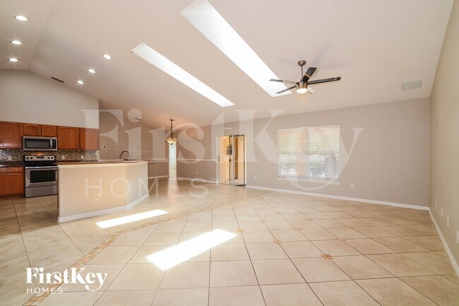 Building Photo - 13219 Lakewind Dr