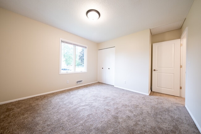 Building Photo - 14200 Elgin Ct