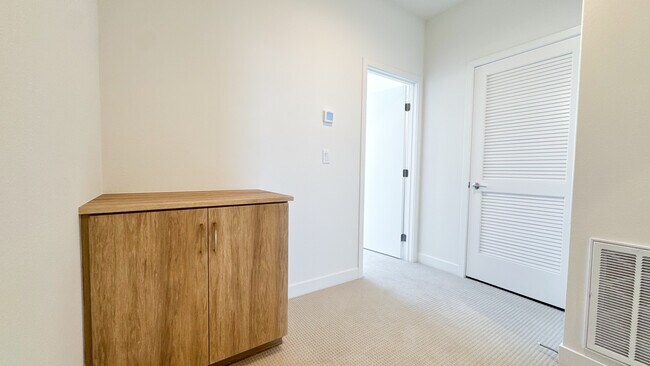 Building Photo - 123 N 1st Ave