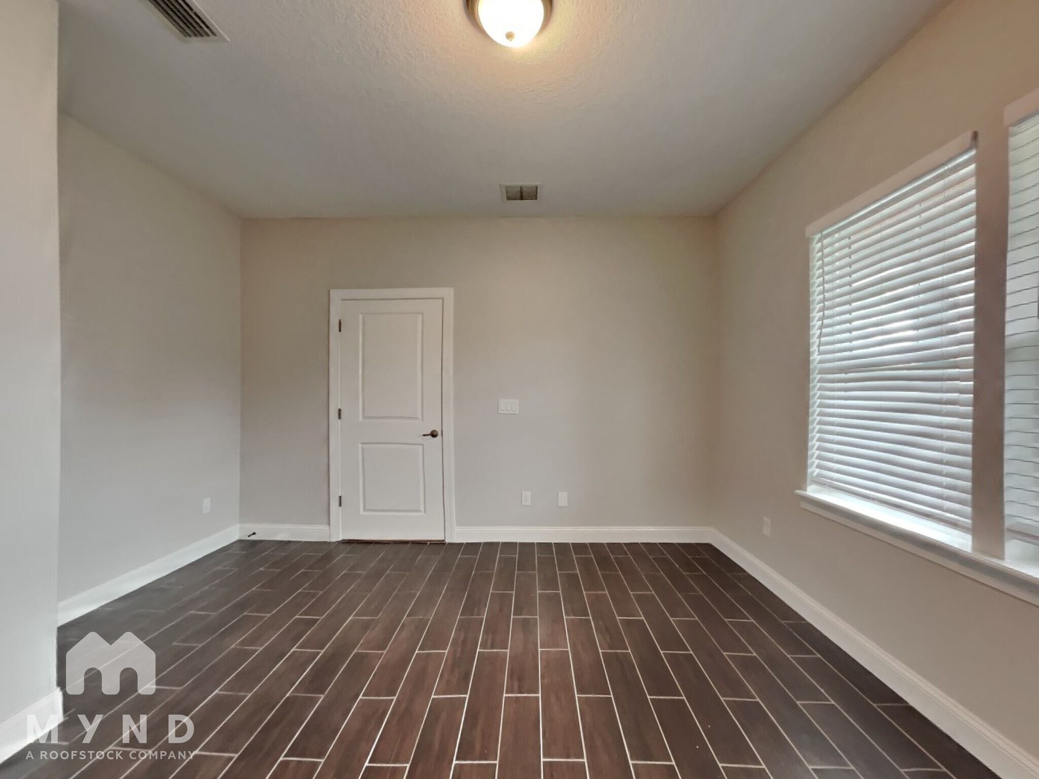 Building Photo - 3520 Hawthorn Way