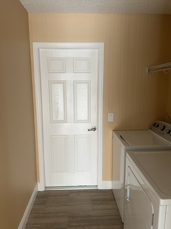 Building Photo - 3732 W Wilburton Dr