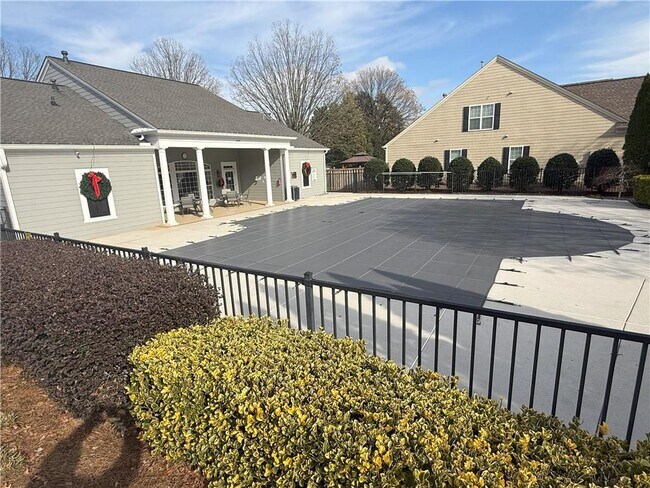 Building Photo - 1460 Vinery Ave