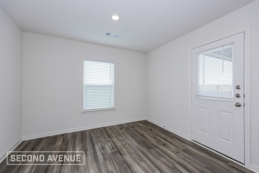 Building Photo - 327 Condie Russell Ave