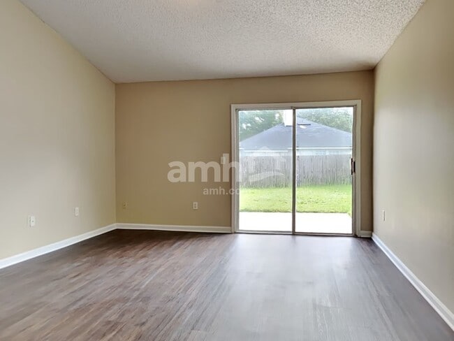 Building Photo - 9575 Stratham Ct