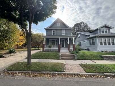 Building Photo - 980 6th St E