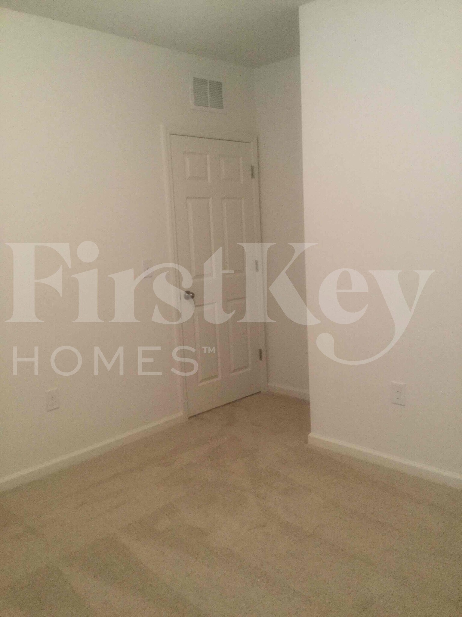 Building Photo - 2472 SE Floresta Dr