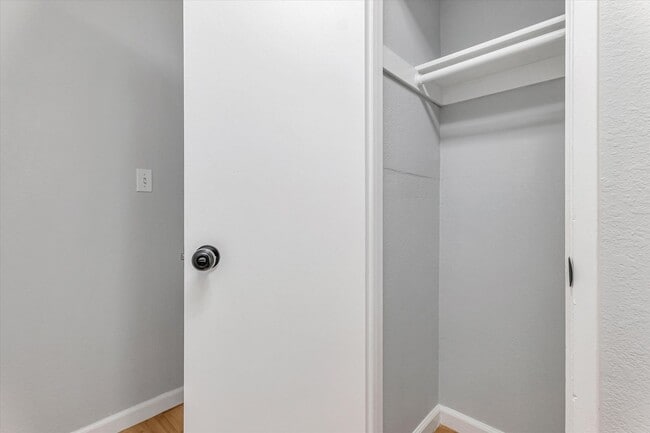 Building Photo - 3145 Shofner Pl