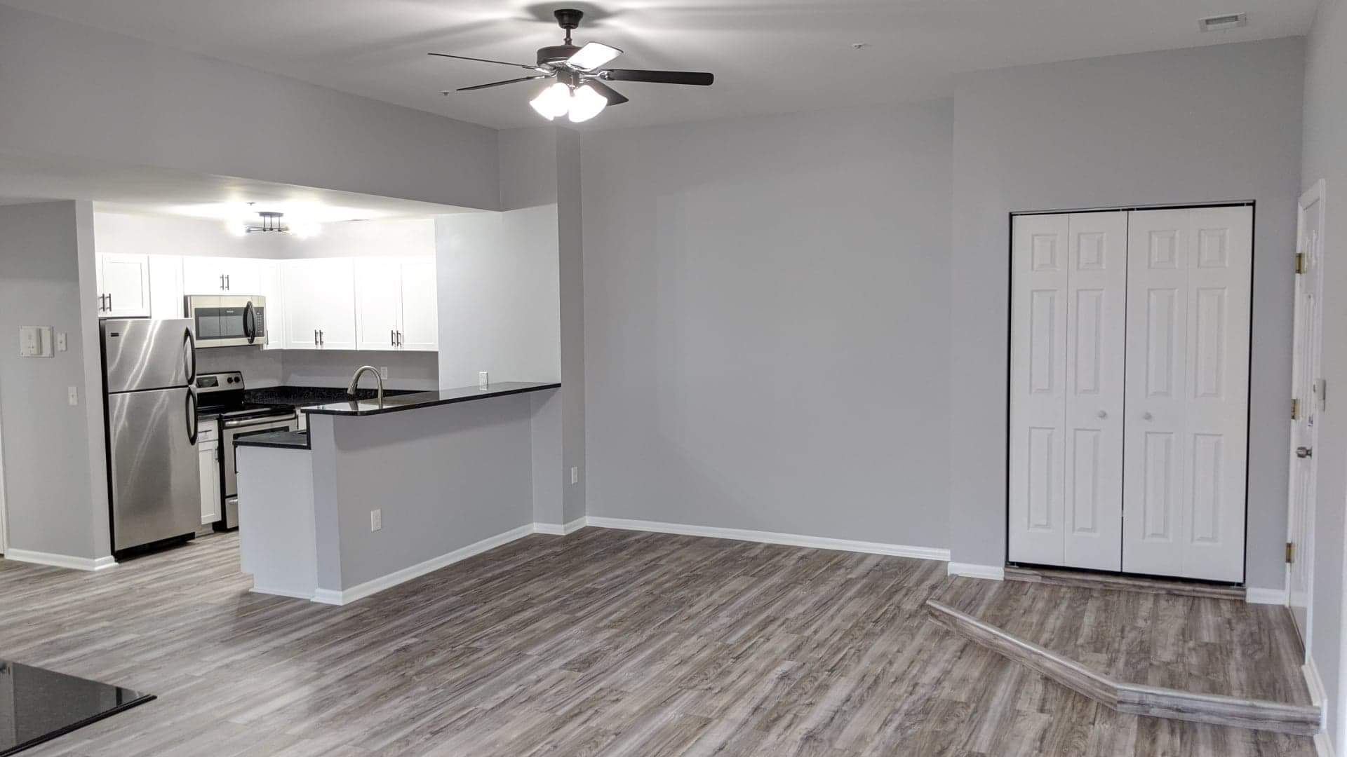 Beautiful open layout - 20 Greystone Ct