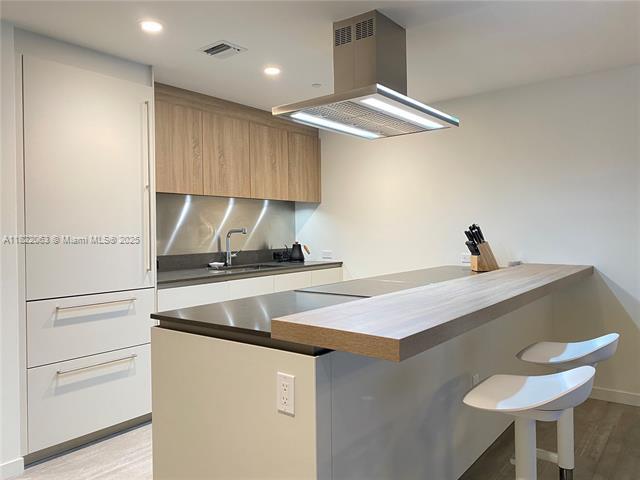 Building Photo - 1000 Brickell Plz