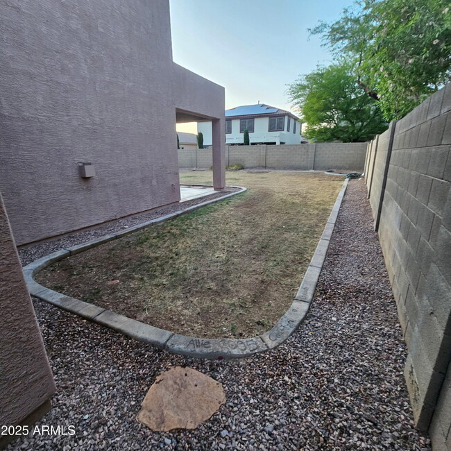 Building Photo - 4522 W Ravina Ln
