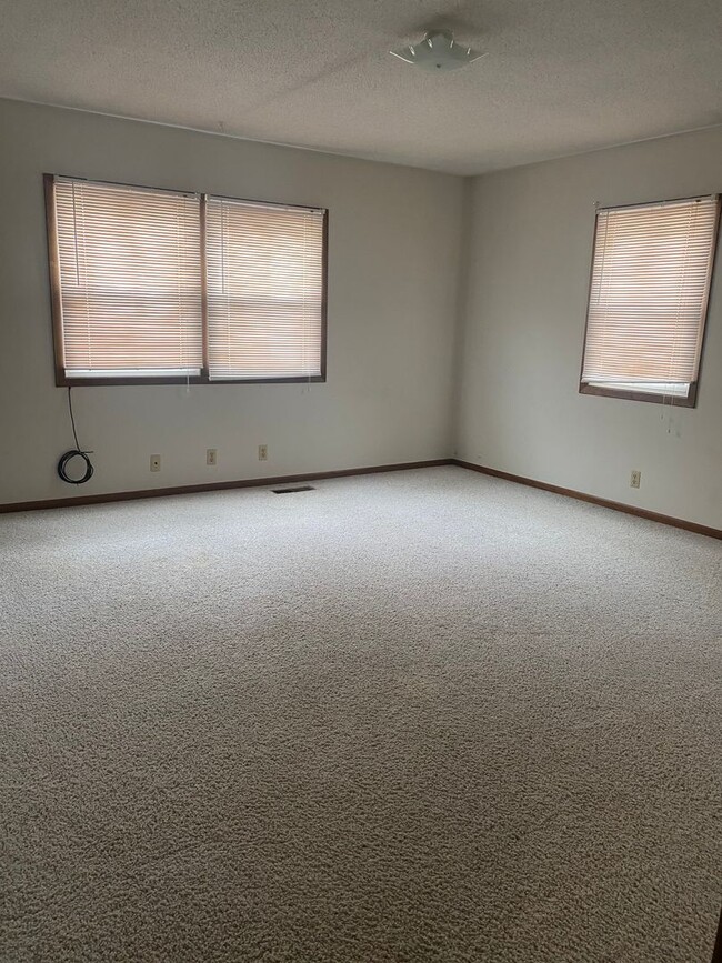 2 bedroom apartment - 412-414 N 27th St Fort Dodge IA 50501 | Apartment ...