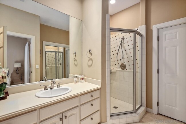 Building Photo - 459 Flores De Oro