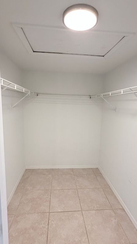 Building Photo - 148 Cypress Way E