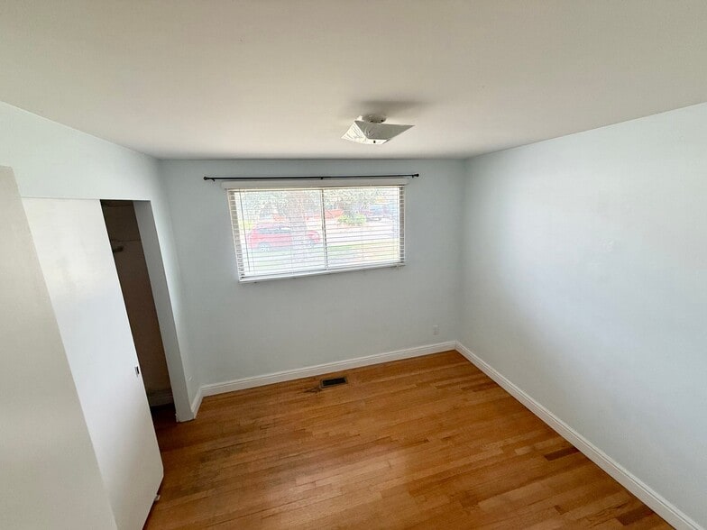 Building Photo - 6884 Bellavista Dr
