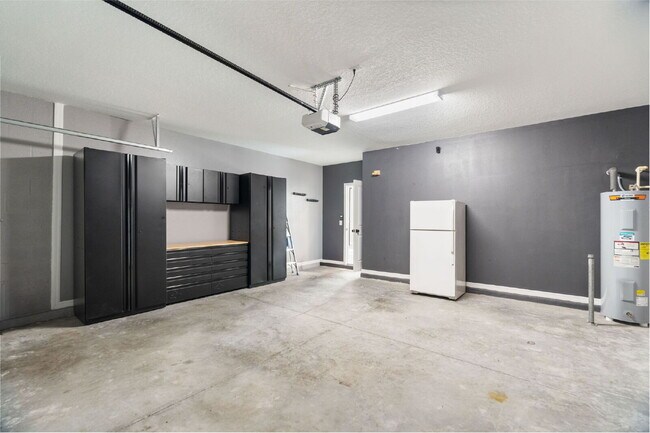 Building Photo - LIKE NEW Home For Rent in Sun City!