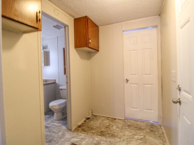 Building Photo - Great Location in Pulaski, TN