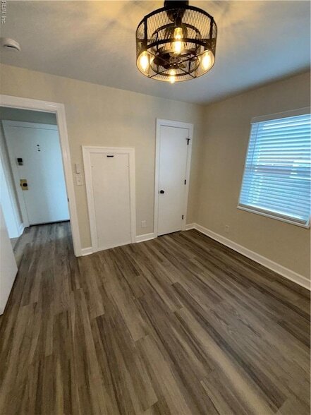 Building Photo - 9654 Selby Pl