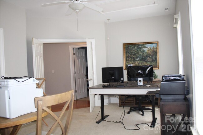 Building Photo - 17404 Summer Pl Dr