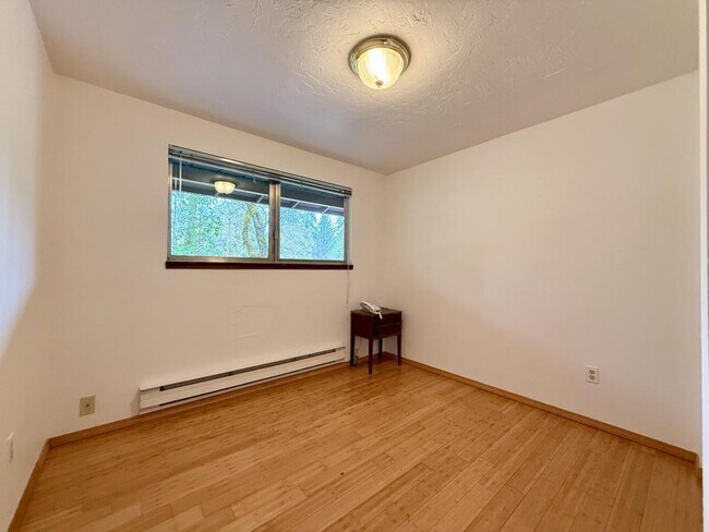 Building Photo - 9042 Monument Dr