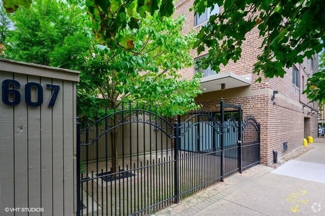 Building Photo - 607 W Wrightwood Ave