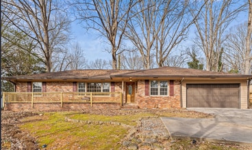 Building Photo - 388 Tall Oaks Dr NE