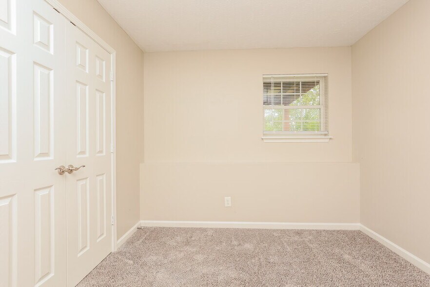 Building Photo - 1104 Harmony Ln