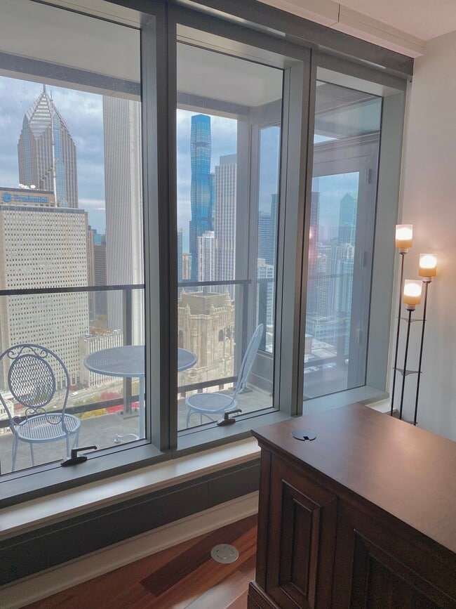 Building Photo - 60 E Monroe St