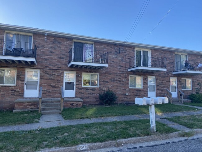 Primary Photo - 1244-1250 Cliffside Street