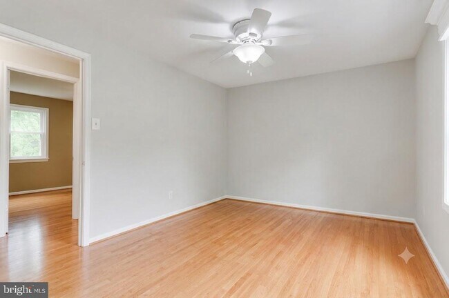 Building Photo - 3005 Silent Valley Dr