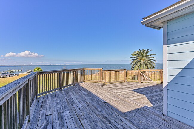 Building Photo - 7706 Channelview Dr