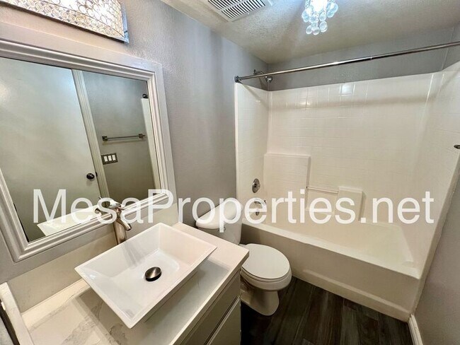 Building Photo - 11718 Pepperwood St