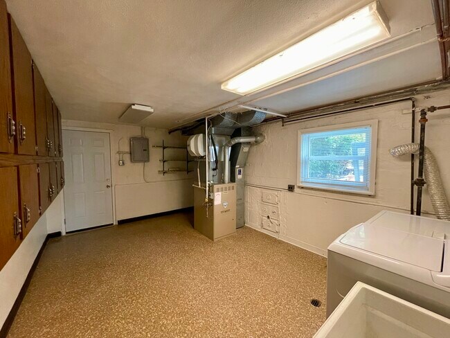 Building Photo - 7150 N Crawford Ave