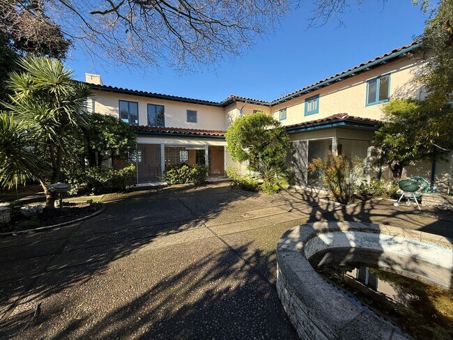 Building Photo - Luxury Upper Piedmont Estate