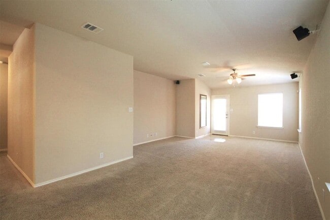 Building Photo - 1920 Golden Arrow Ave