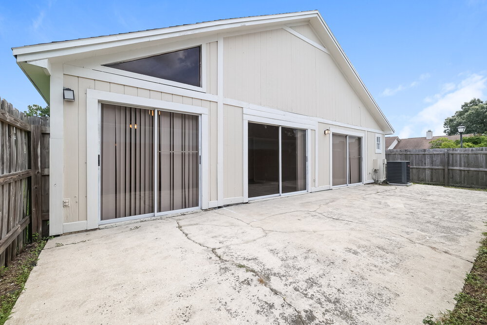 Building Photo - 12702 Whiterapids Dr