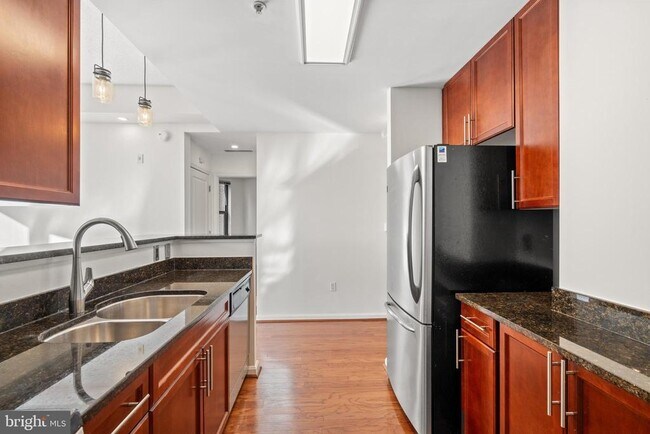 Building Photo - 1390 Kenyon St NW