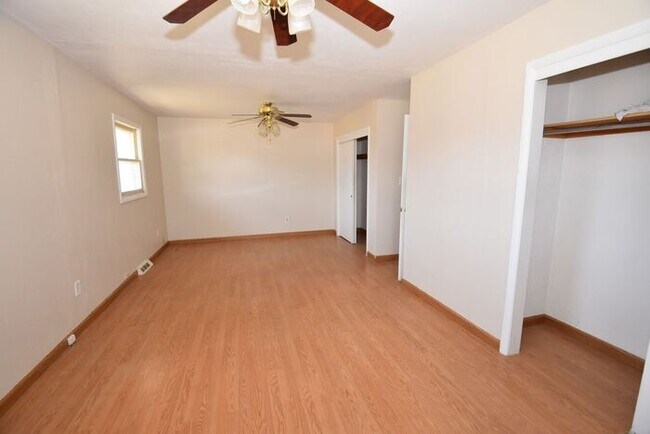 Building Photo - 2 bedroom home in Mishawaka