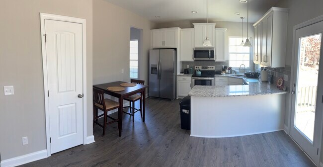 Building Photo - 207 Barra Dr