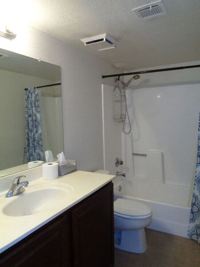 Building Photo - Spacious 2 bedroom condo in north Phoenix!...