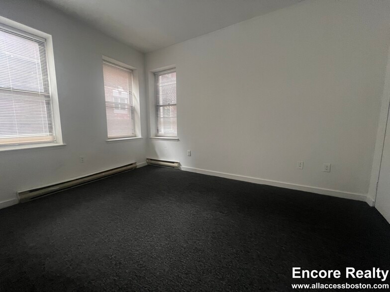 Building Photo - 484 Columbus Ave