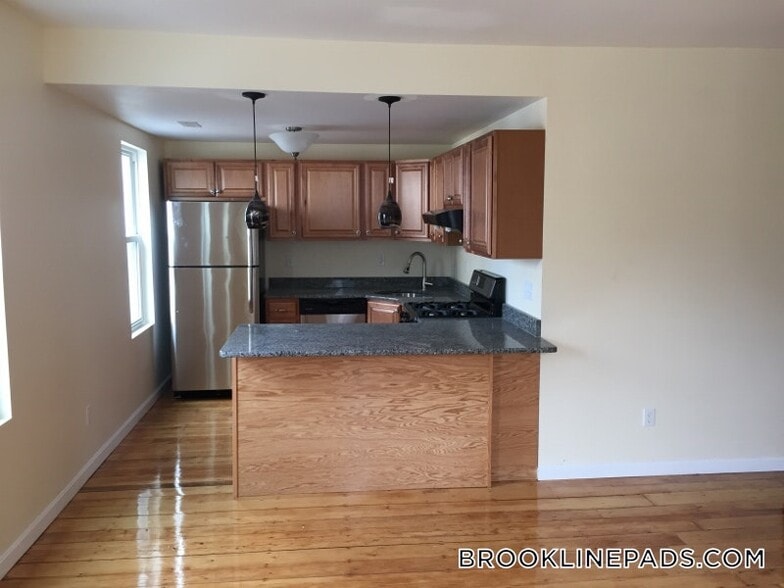 Building Photo - 5 Smythe St