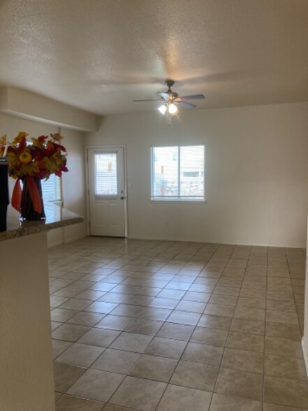 Building Photo - 5909 Cielo De Oro Pl