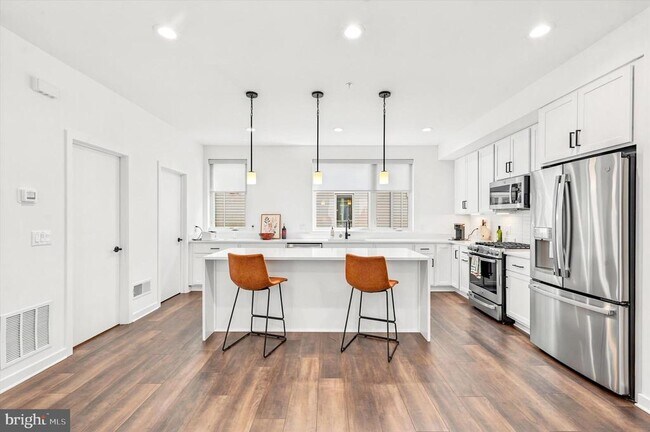 Building Photo - 3005 Birchview Walk