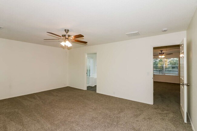 Building Photo - 21407 Somerset Park Ln
