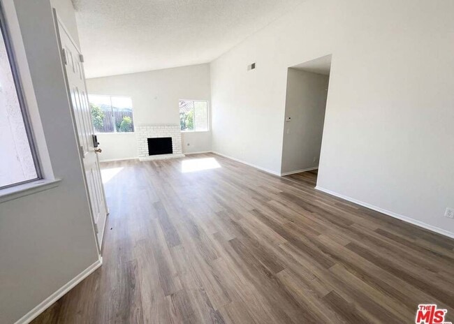 Building Photo - 6406 Regatta Ct