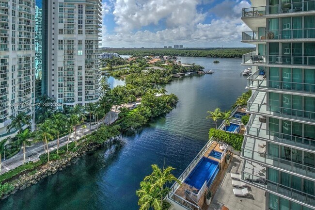 Building Photo - 200 Sunny Isles Blvd